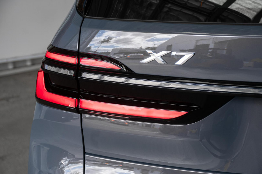 2025 BMW X7 G07 LCI xDrive40d Design Pure Excellence SUV