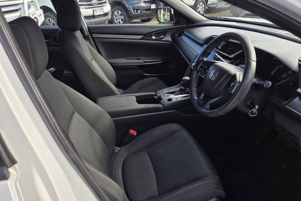 2018 Honda Civic 10th Gen VTi Hatch Image 8