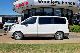 2013 Hyundai Imax TQ-W  Wagon Image 5