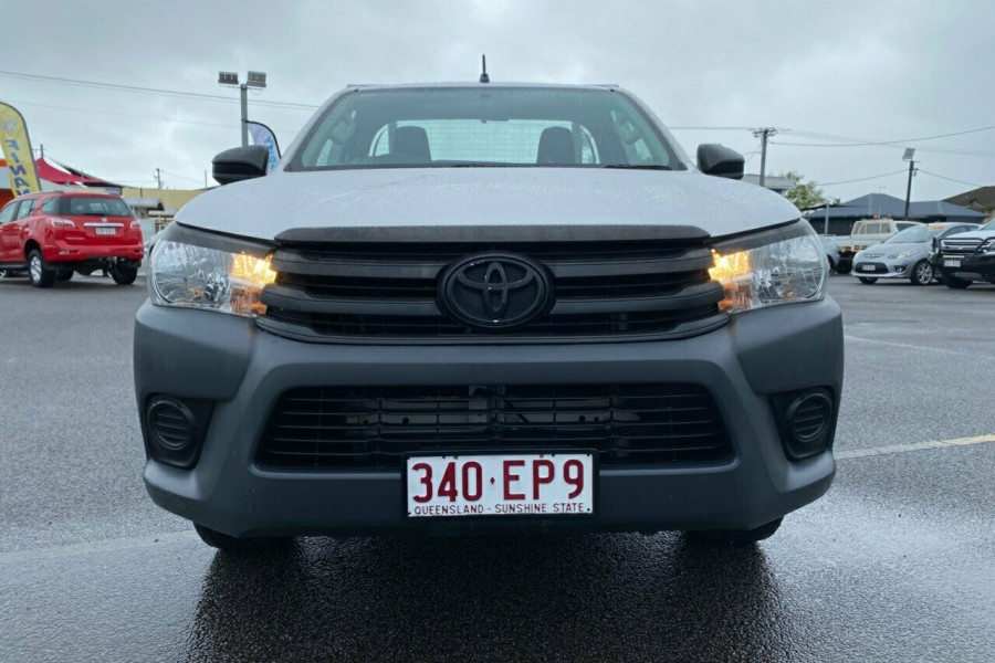 2018 Toyota Hilux TGN121R Workmate 4x2 Cab chassis Image 2