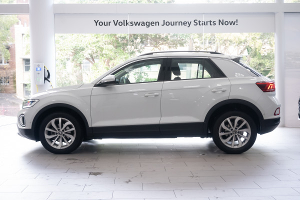 2025 Volkswagen T-Roc D11 CityLife SUV image 2
