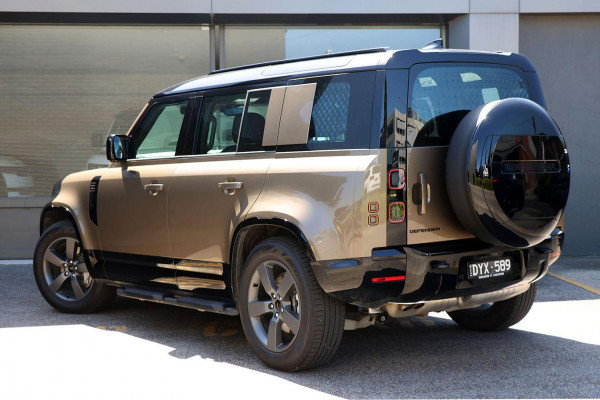 2026 Land Rover Defender L663 110 D350 X-Dynamic SE SUV image 5
