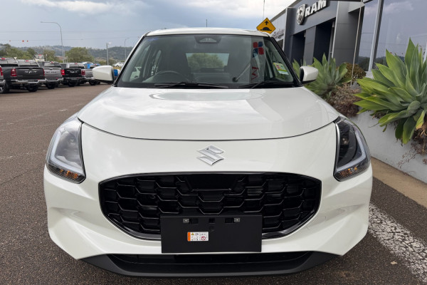 2025 Suzuki Swift Hybrid Hybrid SUV Image 4