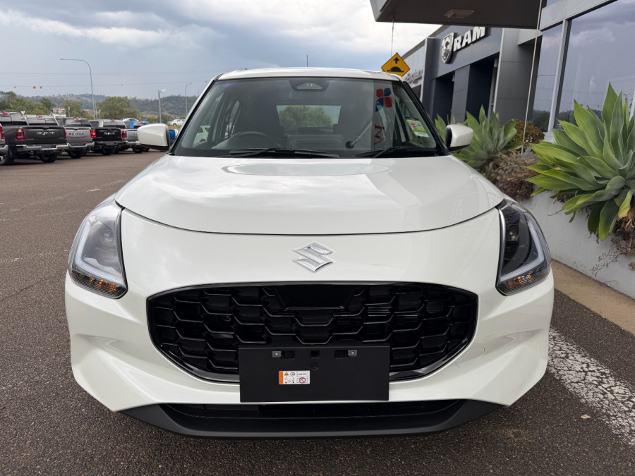 2025 Suzuki Swift Hybrid Hybrid SUV Image 4