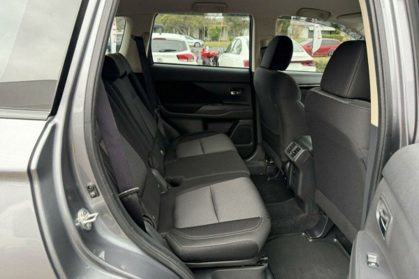 2019 Mitsubishi Outlander ZL ES SUV Image 23