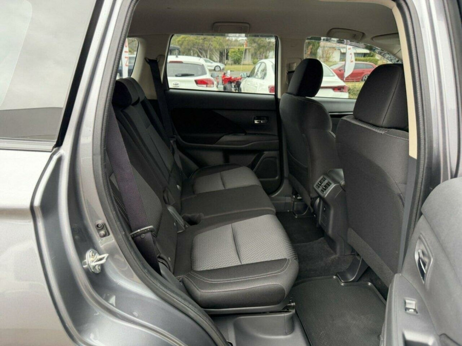 2019 Mitsubishi Outlander ZL ES SUV Image 23