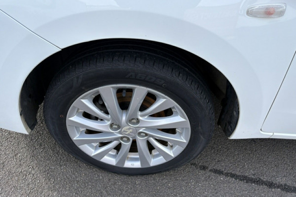 2014 MY15 Mitsubishi Mirage LA ES Sedan Image 5