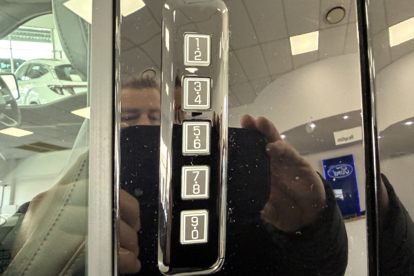 2024 Ford F-150  Lariat Dual Cab Image 14
