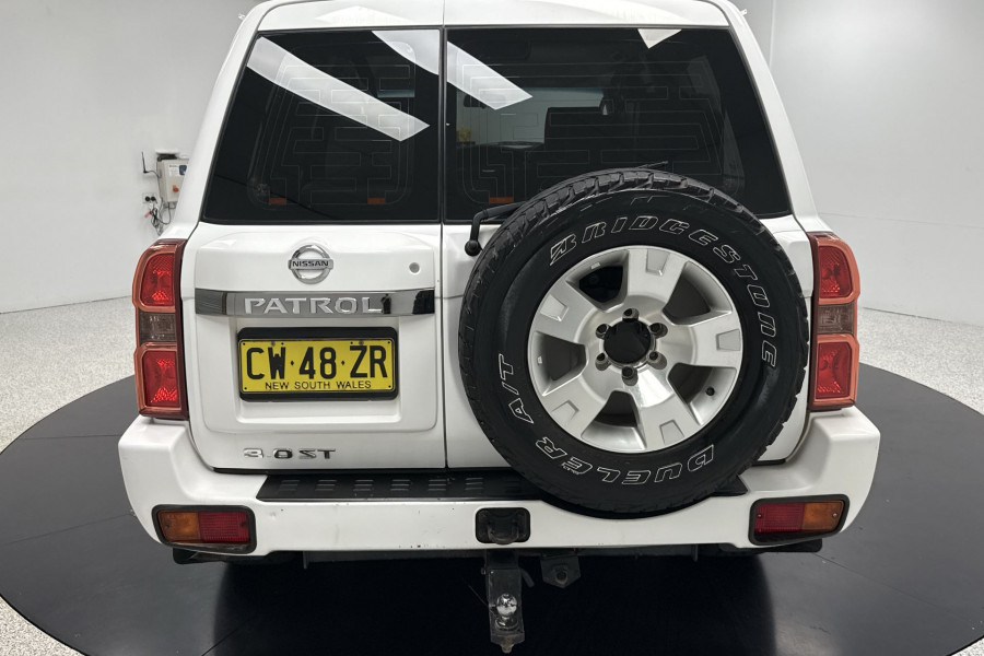 2016 Nissan Patrol GU 10 ST SUV Image 7