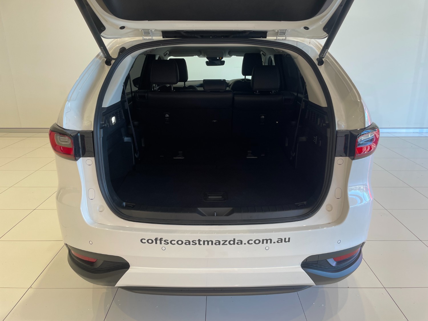 2024 Mazda CX-80 KL G40e Touring SUV Image 7