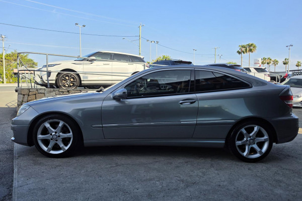 2010 Mercedes-Benz CLA-Class CL203 CLC200 Kompressor Coupe Image 10