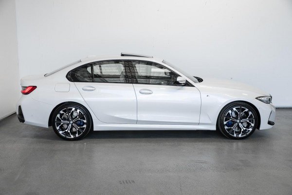 2026 BMW 3 Series G20 LCI II 330i M Sport Sedan image 3