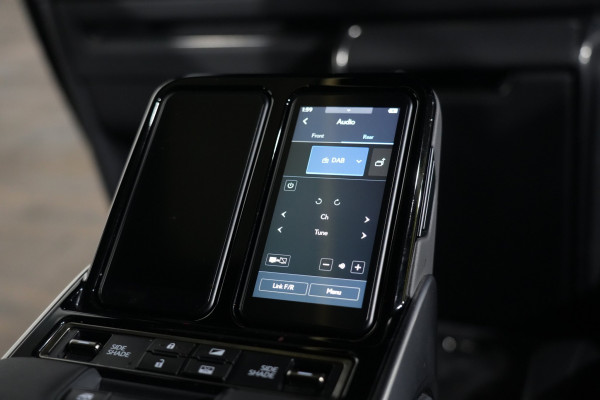 2025 Lexus LM 500h Ultra Luxury Black Trim SUV Image 32