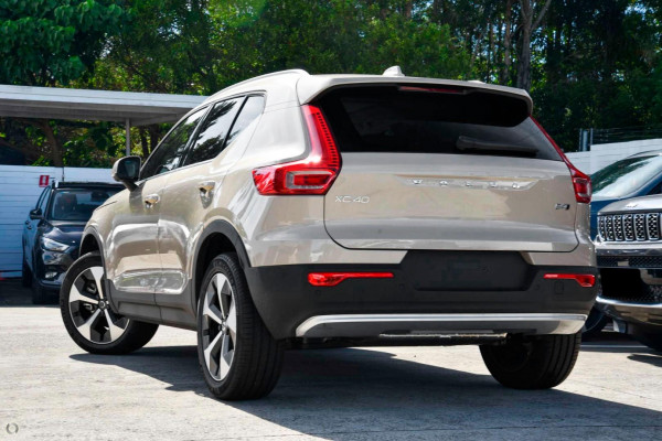2024 MY25 Volvo XC40 XZ Ultra B4 Bright SUV Image 4