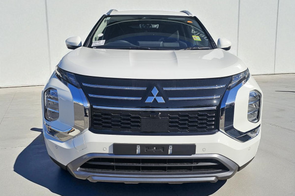 2025 Mitsubishi Outlander ZM LS SUV Image 2