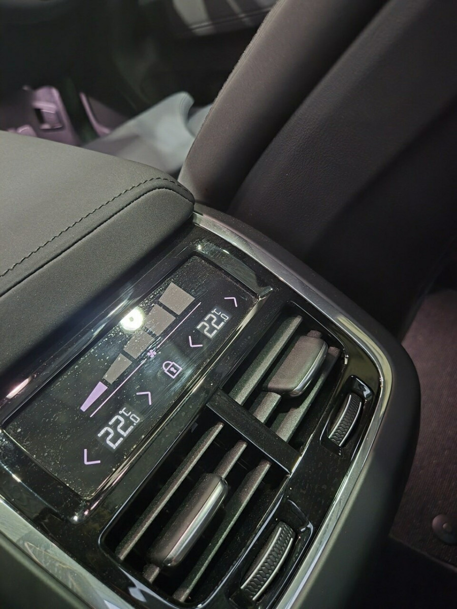 2025 MY26 Volvo XC60 UZ Plus B5 Bright SUV Image 23