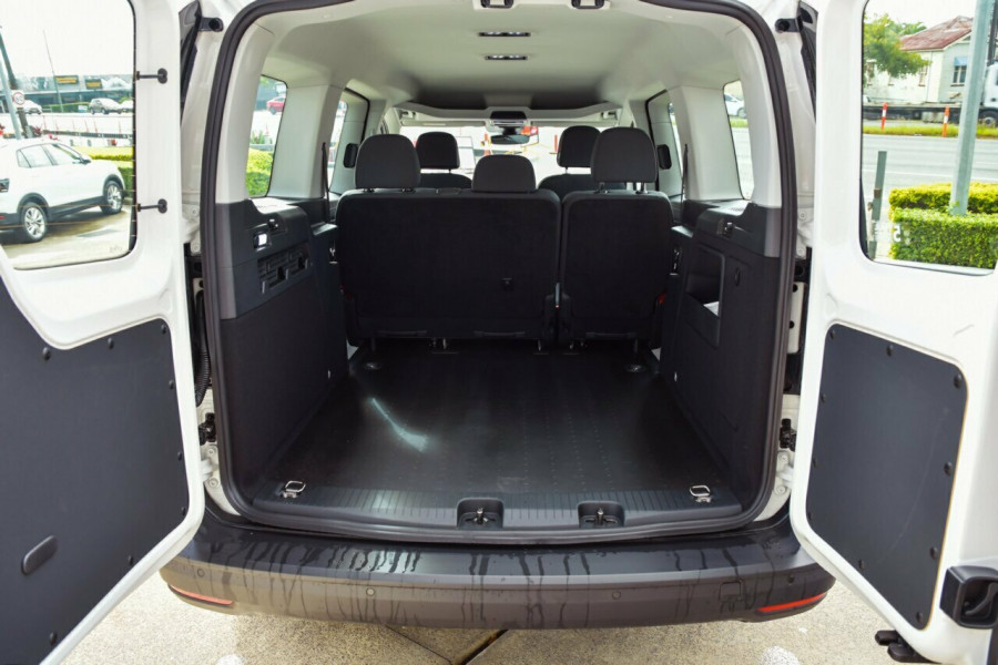 2026 Volkswagen Caddy 5 Crewvan Van Image 4