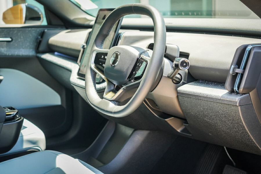 2023 MY24 Volvo EX30  Single Motor Extended Range Ultra SUV Image 15