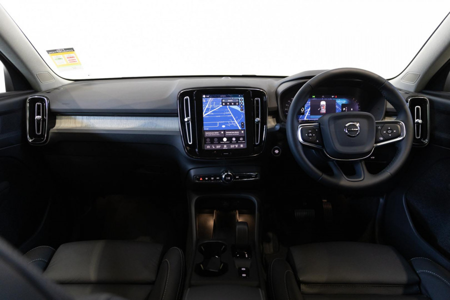 2025 MY26 Volvo XC40 XZ Plus B4 SUV Image 4