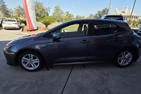 2022 Toyota Corolla ZWE219R  Ascent Sport Hybrid Hatch Image 4