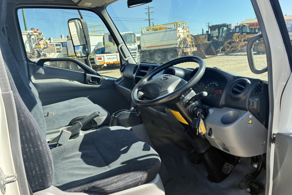 2017 Hino 300 Tray Dropside Image 7