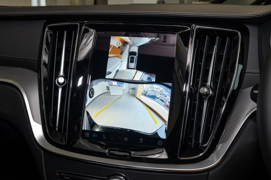 2025 Volvo V60 Cross Country Z Series Ultra B5 Bright Wagon Image 13