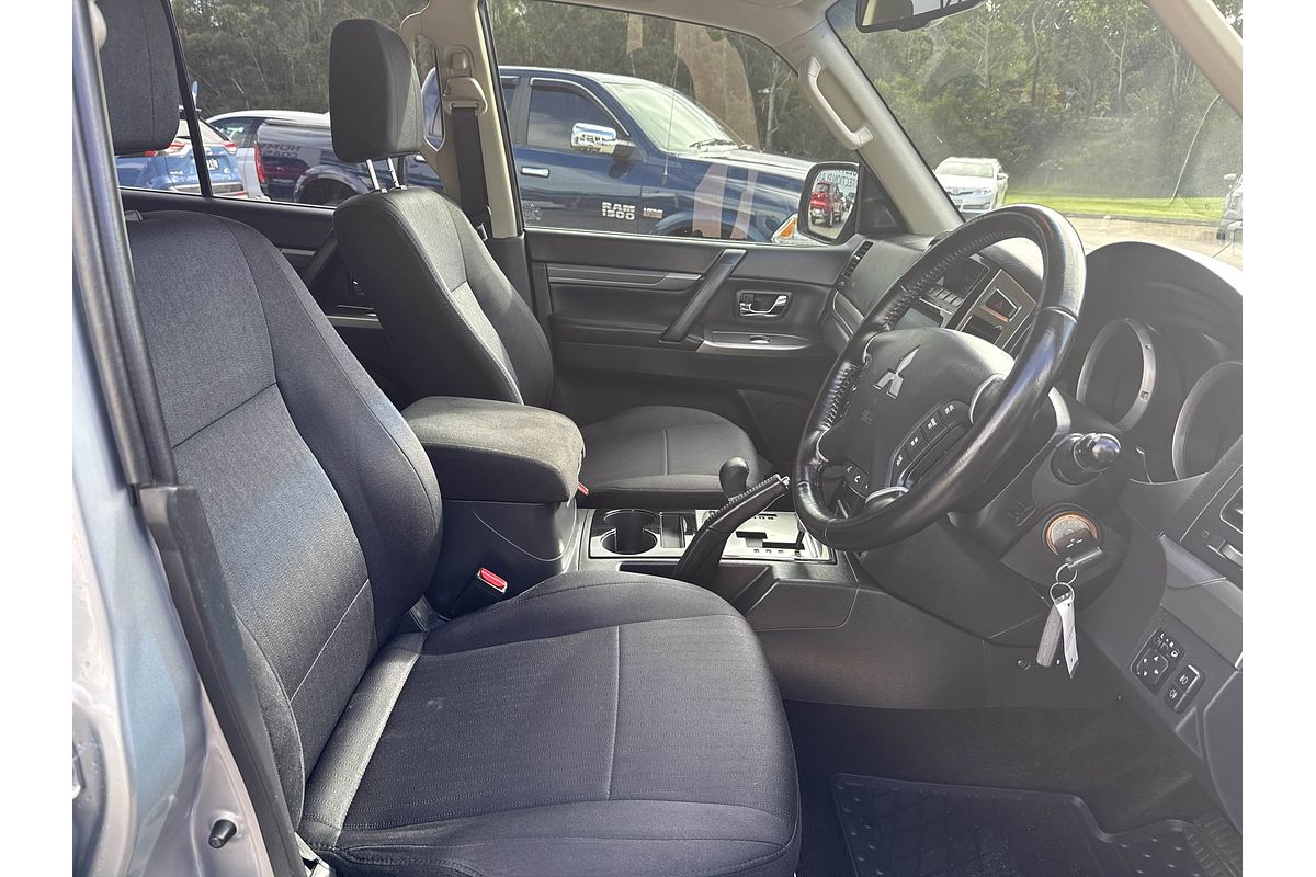 2017 Mitsubishi Pajero NX GLX Wagon Image 35