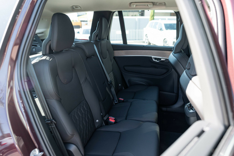 2025 MY26 Volvo XC90 L Series Plus B5 Bright SUV Image 17
