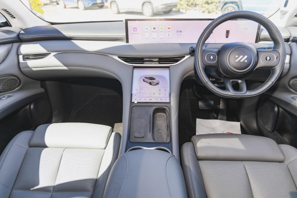 2025 MG IM6 S12L Platinum SUV Image 12