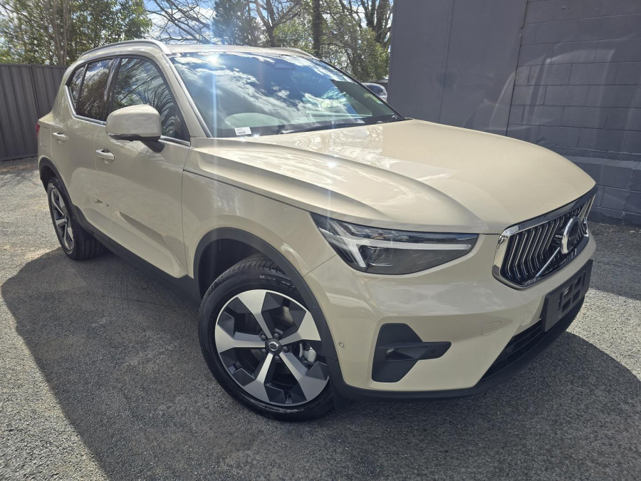 2026 MY27 Volvo XC40 XZ Ultra B4 Bright SUV Image 1