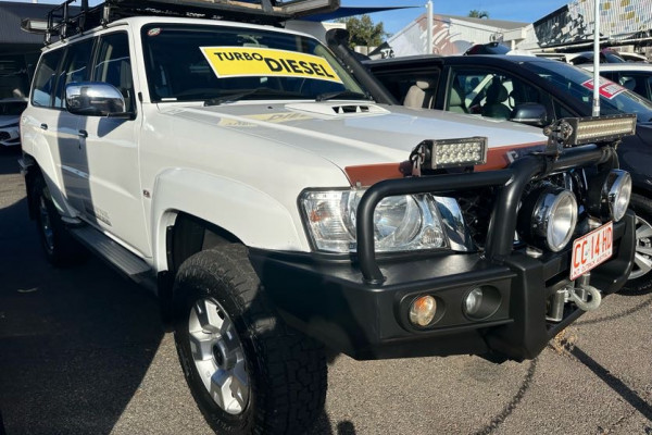2015 Nissan Patrol Y61 ST SUV