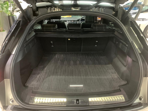 2021 Land Rover Range Rover Velar L560 P400 R-Dynamic HSE SUV image 19