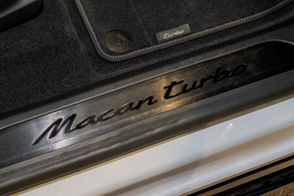 2025 Porsche Macan SUV