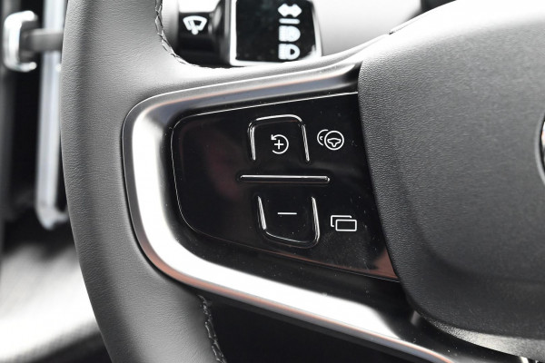 2026 Volvo EX30  Single Motor Extended Range Plus SUV Image 17