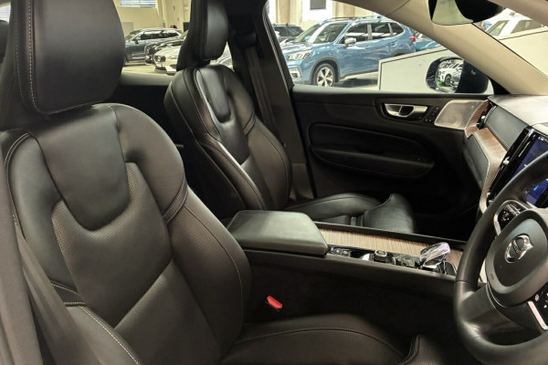 2022 MY23 Volvo XC60 UZ Recharge Ultimate T8 Plug-in Hybrid SUV Image 20