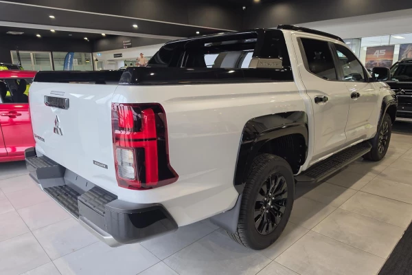 2026 Mitsubishi Triton MV GSR Ute Image 4