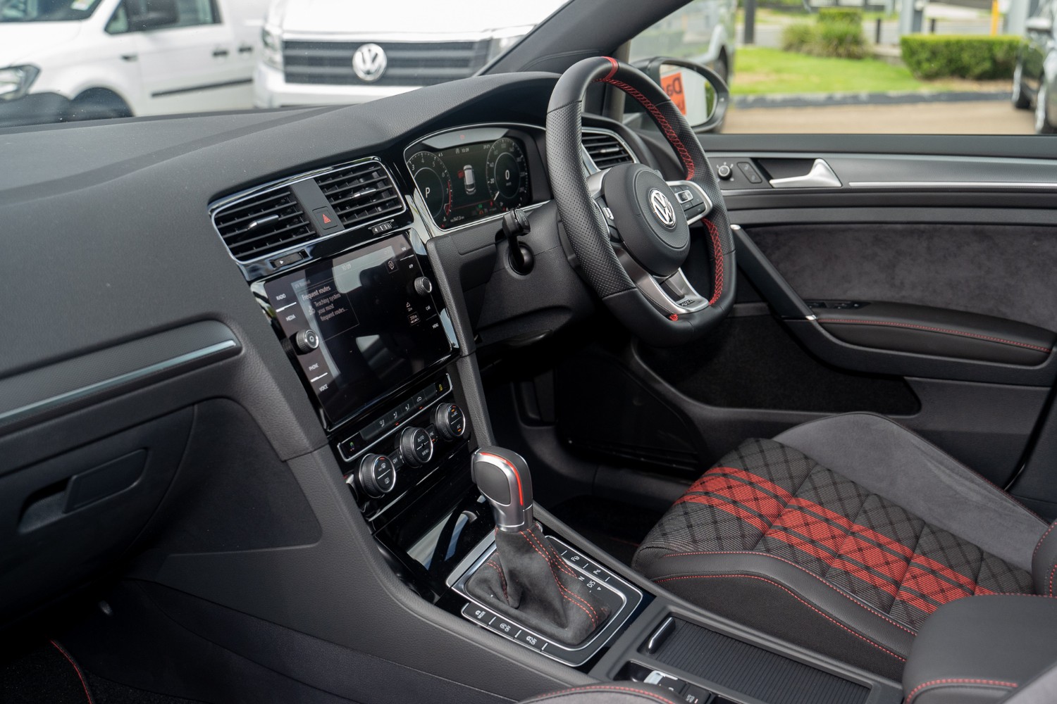 2020 Volkswagen Golf 7.5 GTi TCR Hatch Image 8