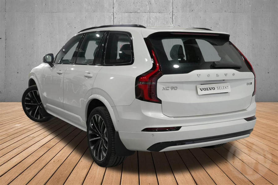 2026 Volvo XC90 L Series Ultra B5 Dark SUV Image 2