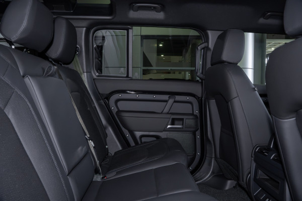 2026 Land Rover Defender L663 110 D350 X-Dynamic SE SUV image 8