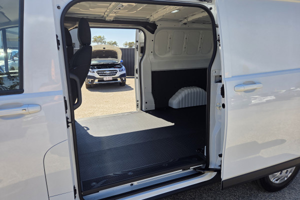 2026 LDV Deliver 7 Van Image 10