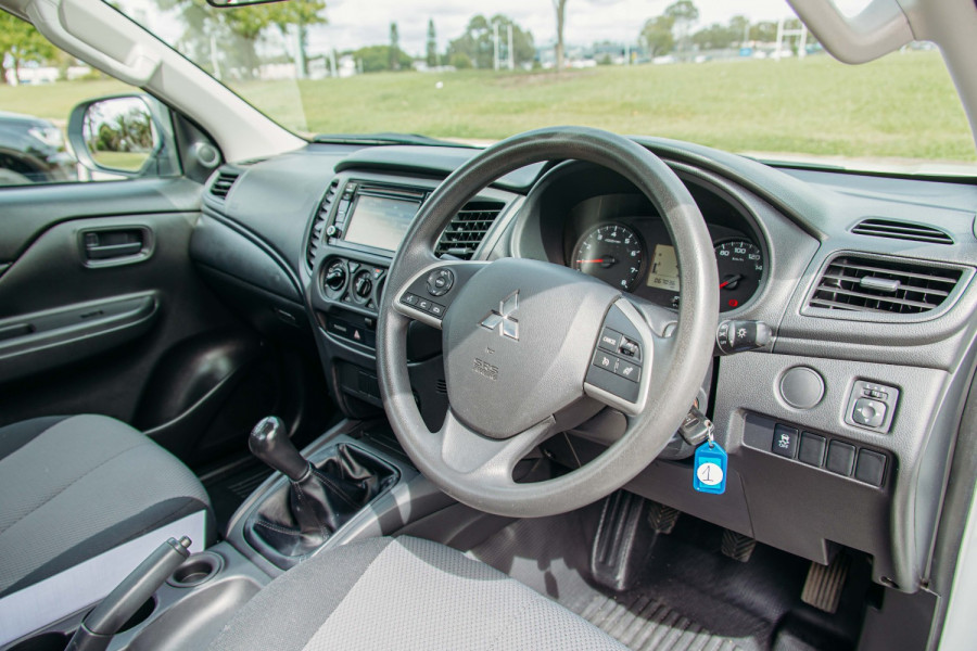 2020 MY21 Mitsubishi Triton MR GLX Cab Chassis Image 22