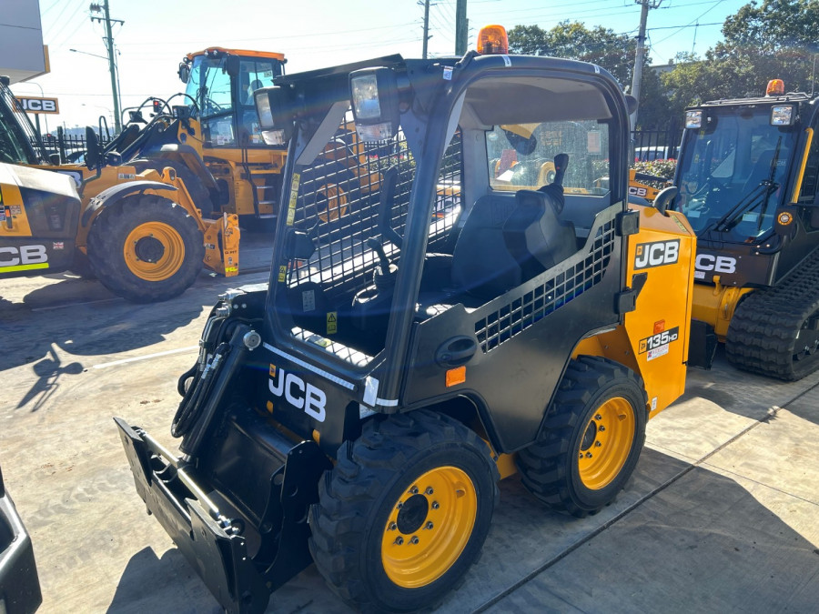 2025 JCB WHL SKID STEER LDR Wheeled Skidsteer Loader Image 2