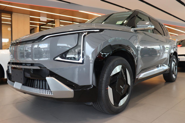 2026 Kia EV5 OVc Earth SUV Image 6