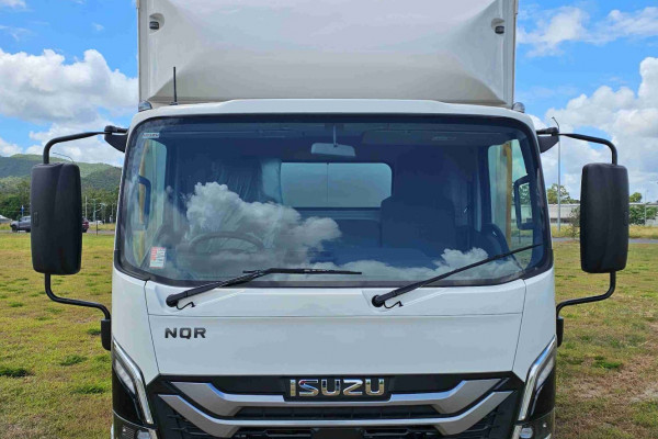 2025 Isuzu  NQR 88/80-190 AM D42 FREIGHT Curtainsider Image 2