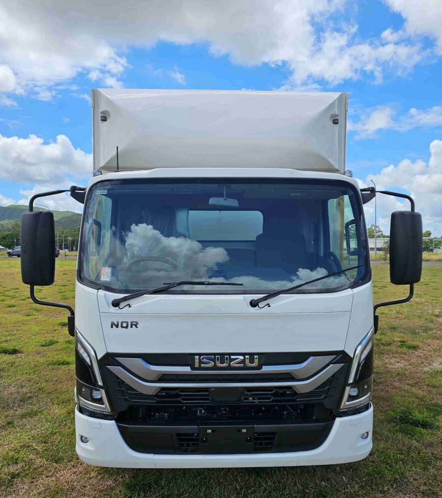 2025 Isuzu  NQR 88/80-190 AM D42 FREIGHT Curtainsider Image 2