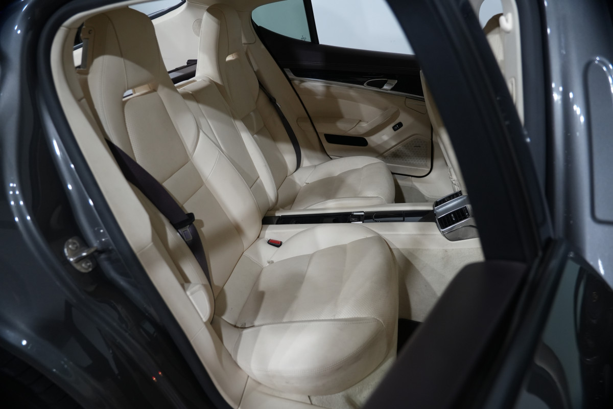 2015 Porsche Panamera Coupe