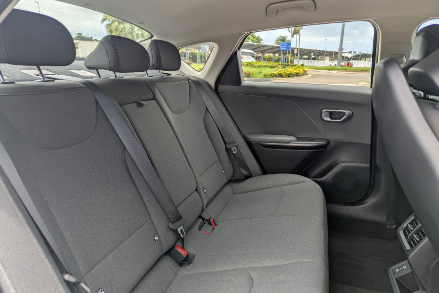 2025 Kia K4 CL4m S Sedan Image 17