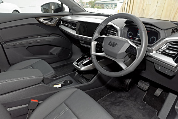 2025 MY24 Audi Q4 e-tron F4 45 SUV image 7
