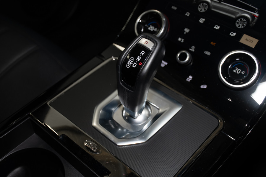 2022 Land Rover Range Rover Evoque L551 R-Dynamic SE SUV Image 17