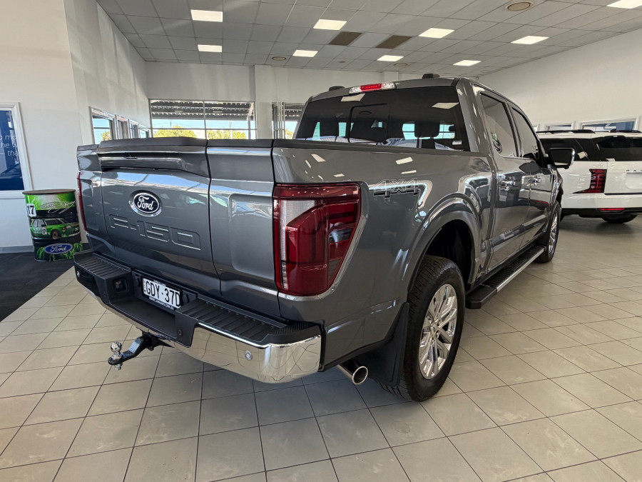 2024 Ford F-150  Lariat Dual Cab Image 7